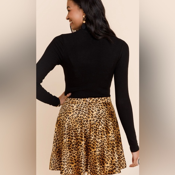 Francesca's Collections Gold Skater Mini Skirt Cocktail - Picture 2 of 5